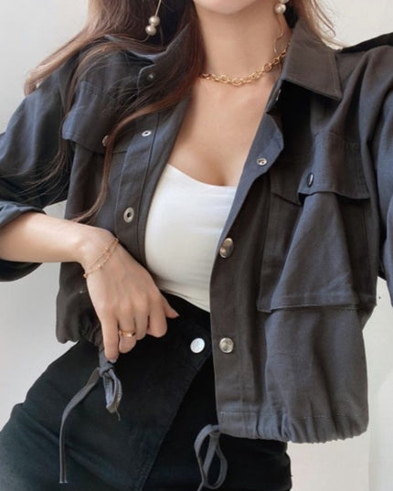 Damska kurtka przejściowa z kieszeniami długości crop