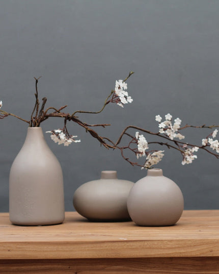 Wazon ceramiczny minimalistyczny w brązowym kolorze