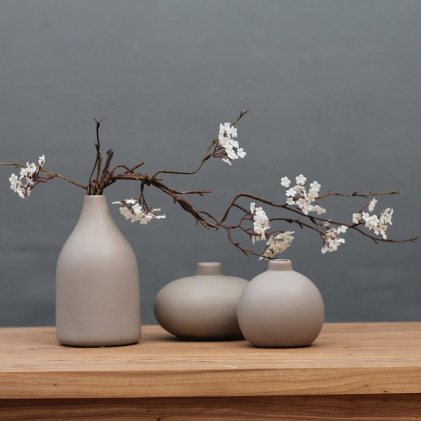 Wazon ceramiczny minimalistyczny w brązowym kolorze