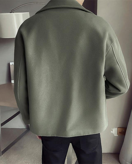 Męski krótki płaszcz trzyrzędowy