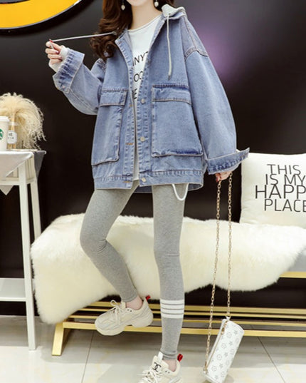 Damska kurtka jeansowa o kroju oversize z kapturem