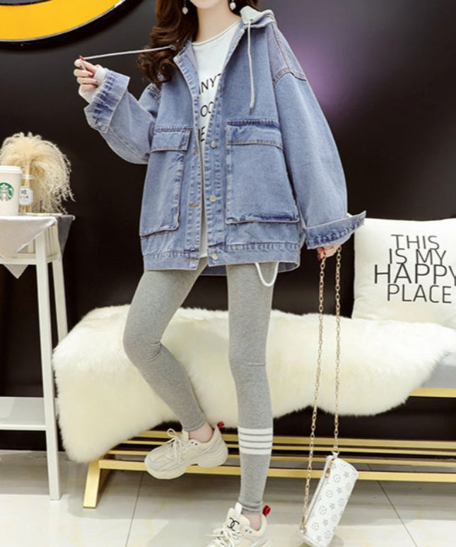 Damska kurtka jeansowa o kroju oversize z kapturem