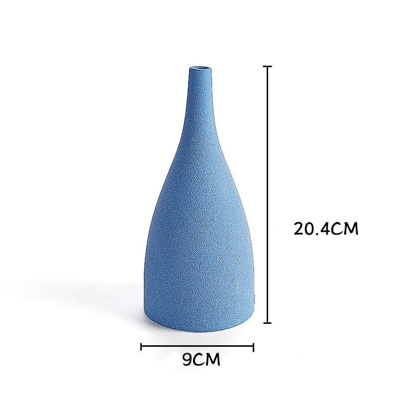 Wazon ceramiczny o geometrycznych kształtach