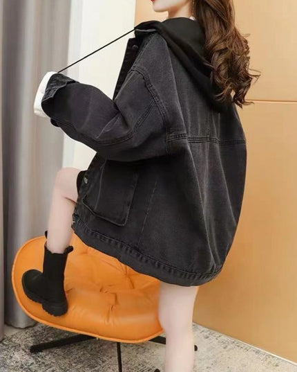 Damska kurtka jeansowa o kroju oversize z kapturem