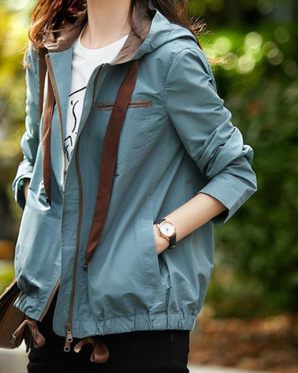 Damska kurtka przejściowa z brązowymi wstążkami