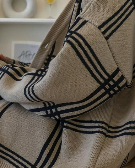 Męski sweter typu kardigan o kroju oversize w kratkę