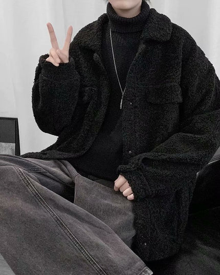 Męski płaszcz futrzany o kroju koszuli