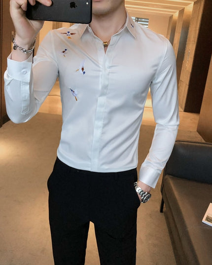 Męska koszula o dopasowanym kroju z haftem