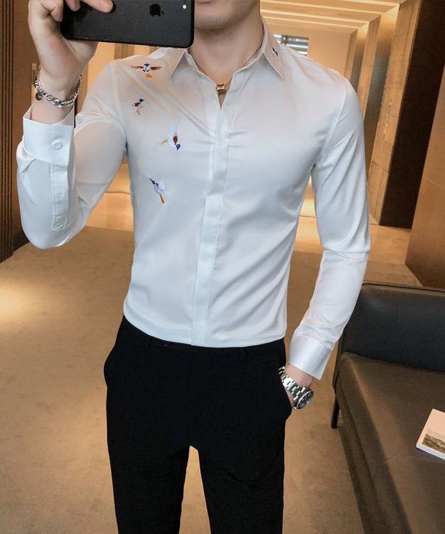 Męska koszula o dopasowanym kroju z haftem