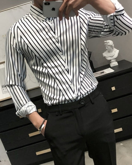 Męska koszula w paski o prostym kroju