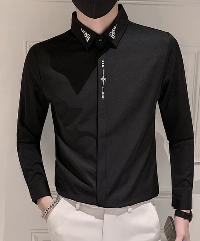 Męska koszula z drobnym haftem o prostym kroju