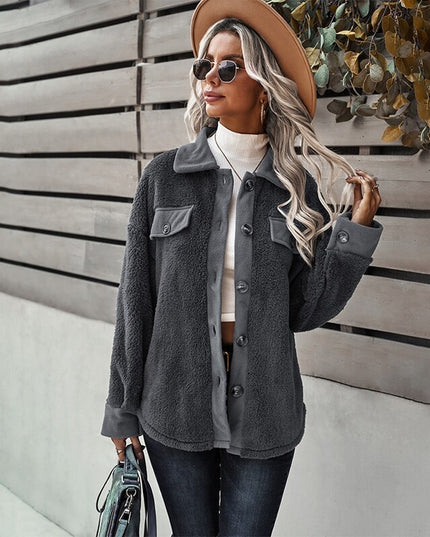 Damska kurtka przejściowa zapinana na guziki z polarowego materiału