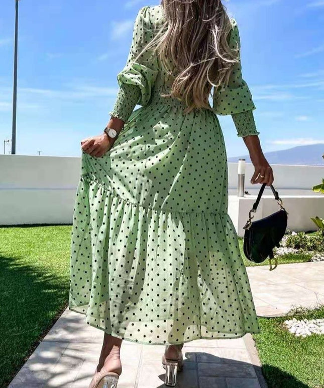 Sukienka midi w kropki z długim rękawem