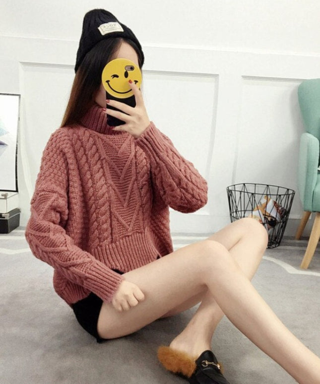 Damski sweter dziergany z golfem oversize