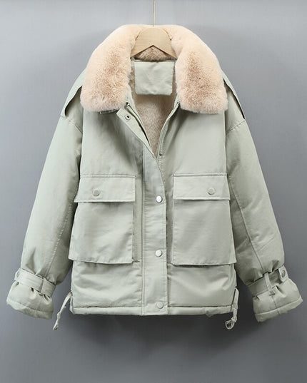 Damska kurtka zimowa o kroju parki z futrzanym kołnierzem