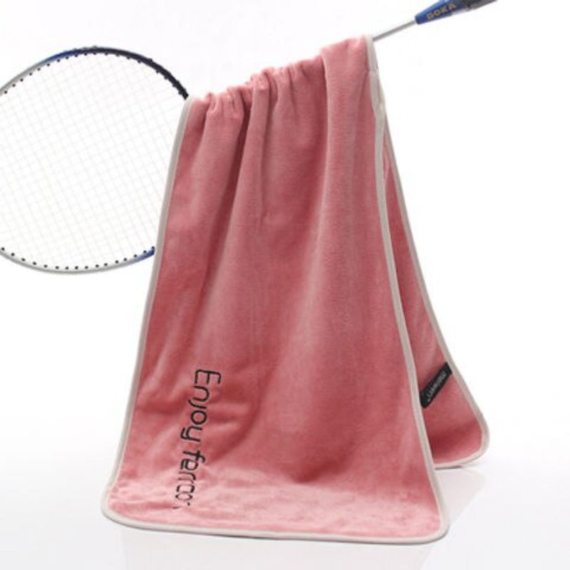 Ręcznik sportowy z grubego materiału z napisem