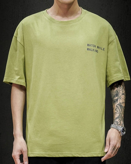 Męski T-shirt z napisem i nadrukiem na plecach