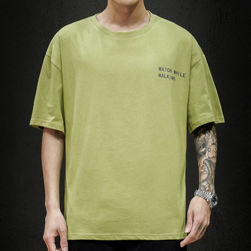 Męski T-shirt z napisem i nadrukiem na plecach