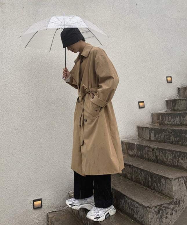 Męski długi płaszcz o kroju trencza