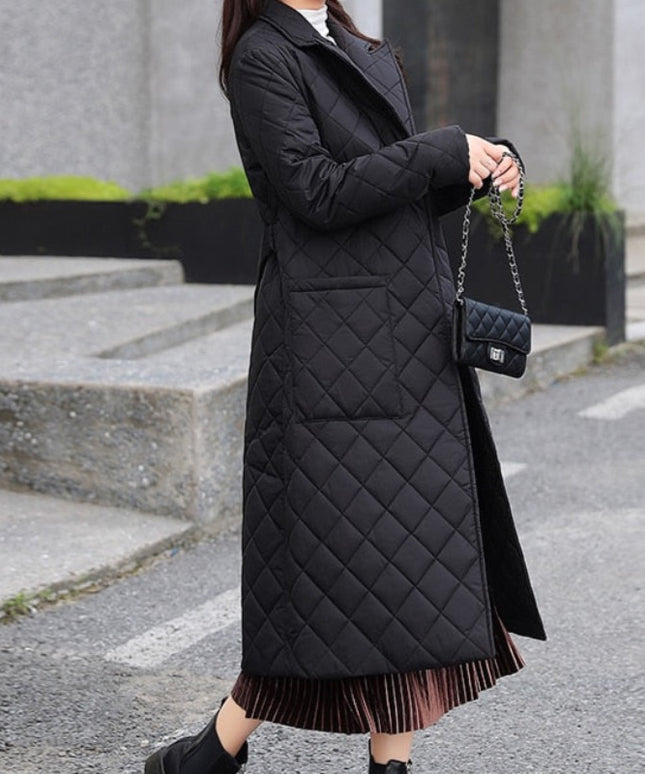 Damski długi płaszcz pikowany z wiązaniem