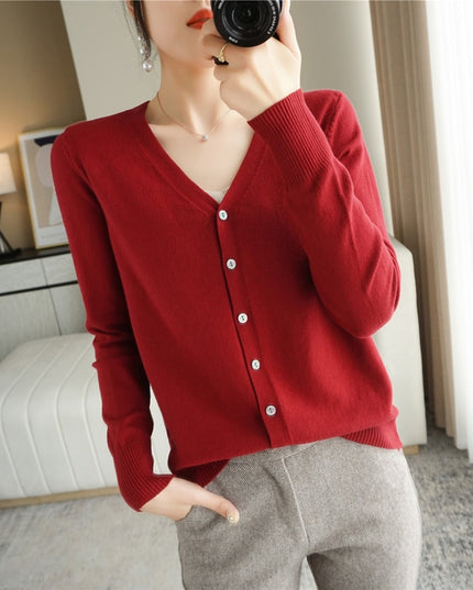 Damski sweter typu kardigan zapinany na guziki