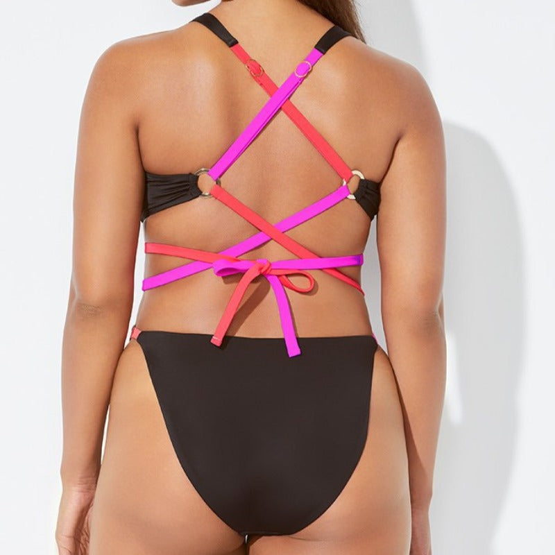 Jednoczęściowy strój kąpielowy plus size z kolorowym paskiem