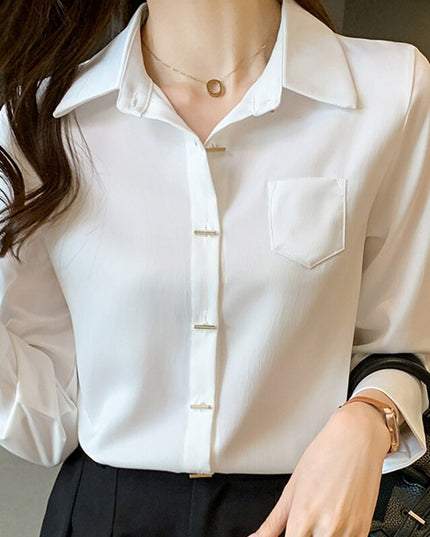 Damska koszula klasyczna z poziomymi guzikami