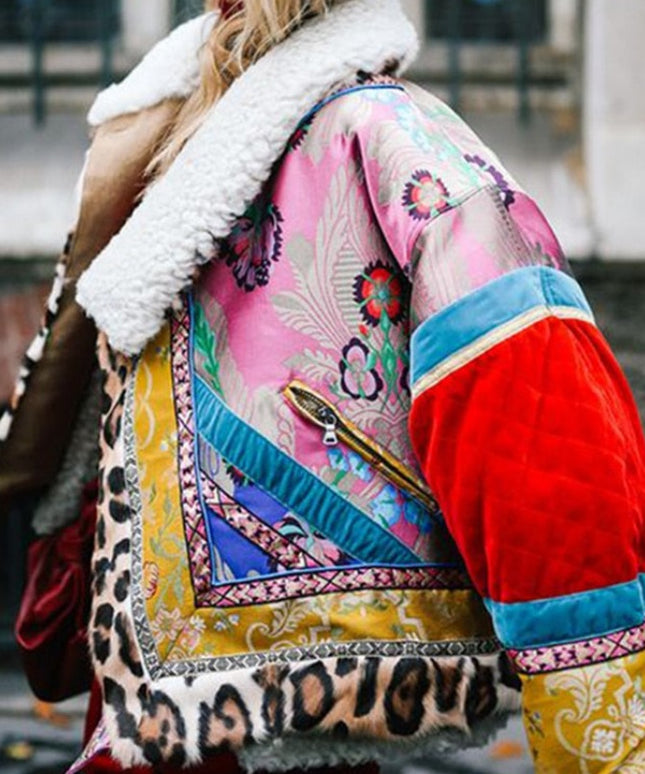 Damska kurtka zimowa we wzory z kożuszkiem