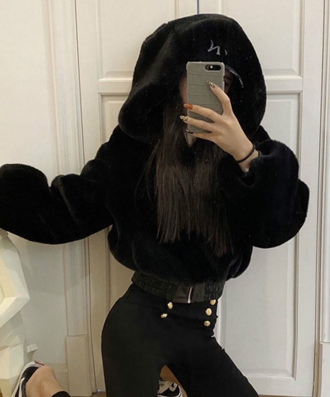 Damska bluza polarowa z kapturem długości crop