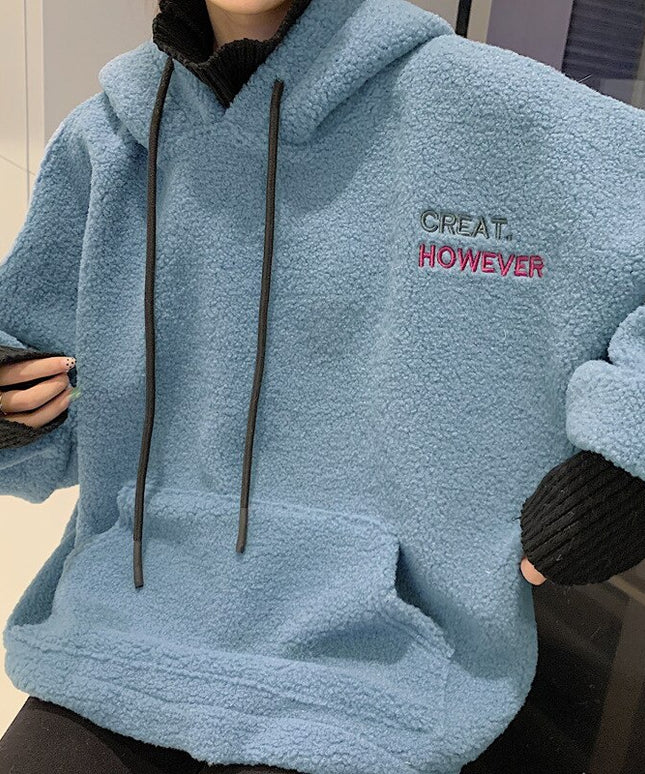 Damska bluza polarowa z kapturem i nadrukiem