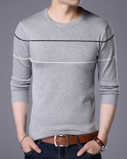 Męski sweter z dekoltem w łódkę z gładkiej dzianiny w cienkie paski