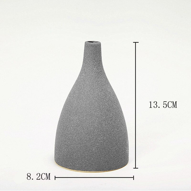 Wazon ceramiczny o geometrycznych kształtach