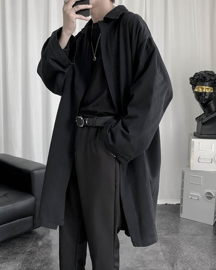 Męski płaszcz z wiązaniem