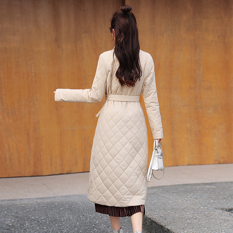 Damski długi płaszcz pikowany z wiązaniem