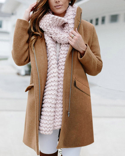 Damski płaszcz zimowy zapinany na zamek