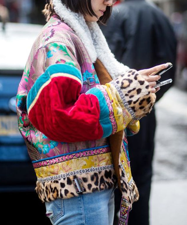 Damska kurtka zimowa we wzory z kożuszkiem