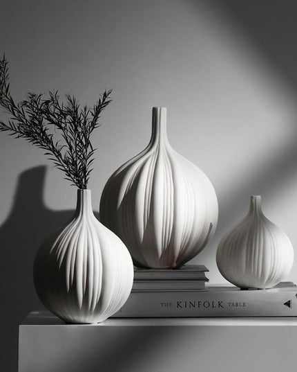 Wazon okrągły w białym kolorze