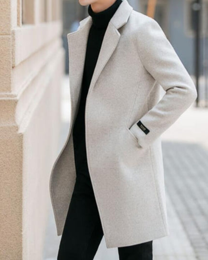 Męski płaszcz z kieszeniami