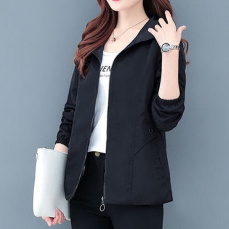 Damska kurtka przejściowa przeciwdeszczowa z kapturem