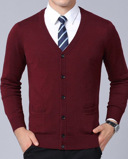 Męski sweter typu kardigan zapinany na guziki