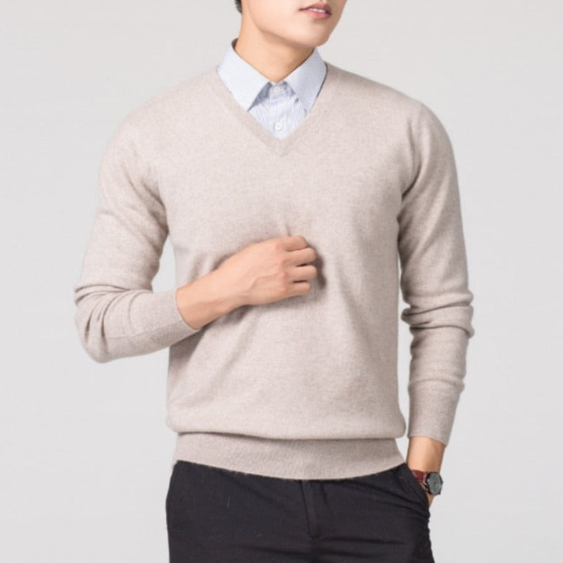 Męski elegancki sweter z dekoltem w serek z miękkiej tkaniny