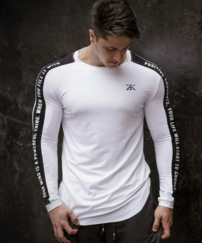 Męska koszulka z długim rękawem sportowa z napisami na rękawach