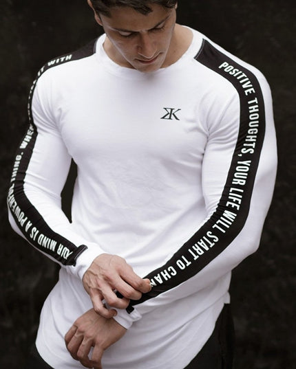 Męska koszulka z długim rękawem sportowa z napisami na rękawach