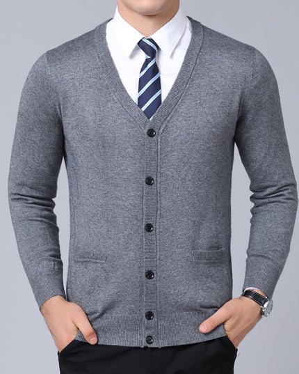 Męski sweter typu kardigan zapinany na guziki