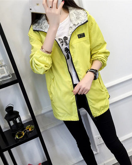 Damska kurtka przejściowa przeciwdeszczowa z kapturem o luźnym kroju