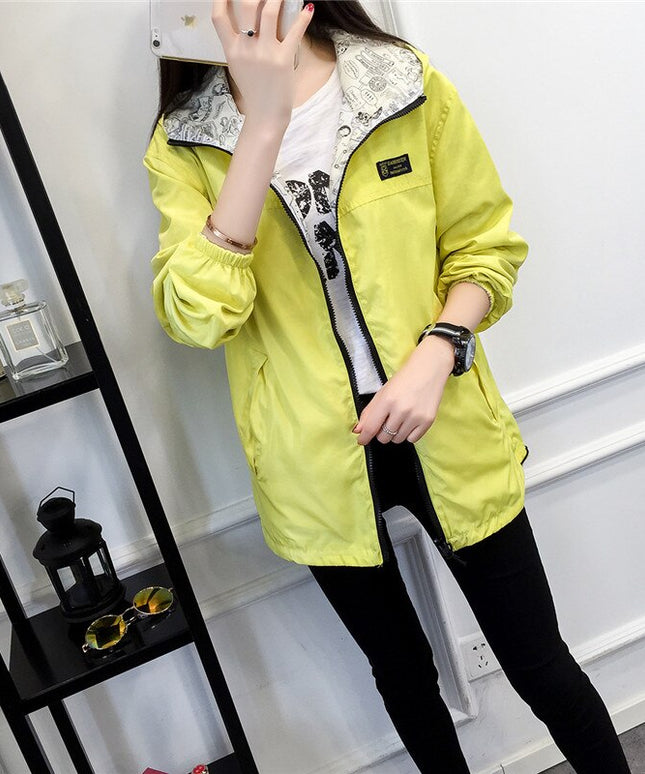 Damska kurtka przejściowa przeciwdeszczowa z kapturem o luźnym kroju