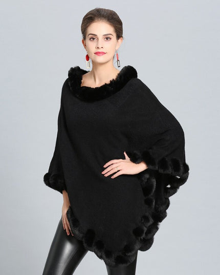 Damski sweter typu ponczo obszyty sztucznym futerkiem