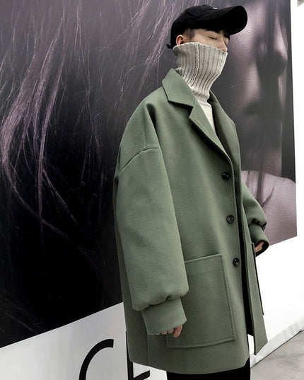 Męski płaszcz oversize z dużymi kieszeniami