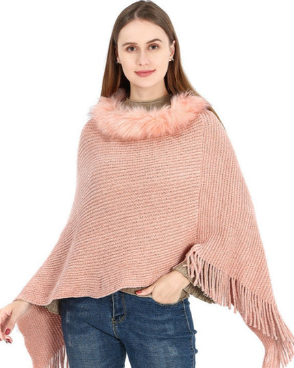 Damski sweter dziergany typu ponczo obszyty futerkiem