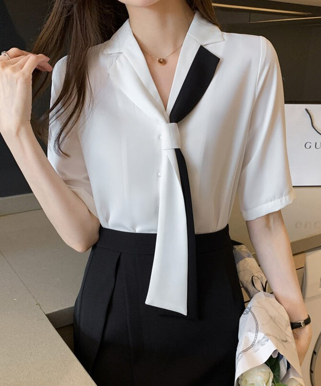 Damska koszula z ozdobnym krawatem